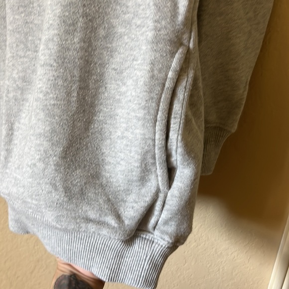 AE sweater - Picture 4 of 4